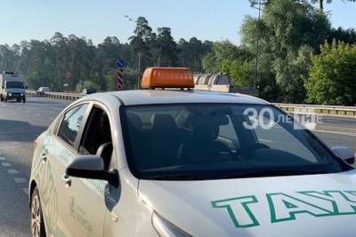 В Татарстане за езду без перчаток оштрафовали таксиста