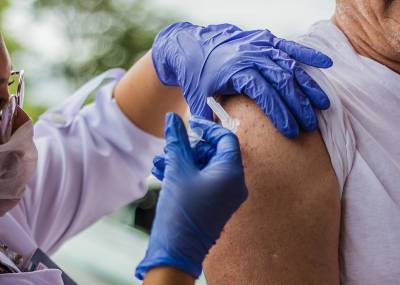 Минздрав: вакцинация против COVID-19 будет добровольной