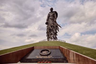 Куда смотрит солдат: у деревни Хорошево состоялось открытие Ржевского мемориала