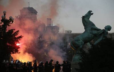 В Белграде второй день подряд проходят акции протеста