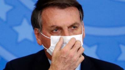 Отрицавший пандемию COVID-19 президент Бразилии заразился коронавирусом
