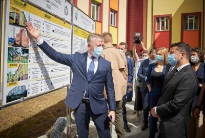 Зеленский ознакомился с реализацией Национальной программы «Большое строительство» в Черновицкой области