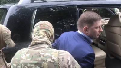 СК опубликовал видео задержания губернатора Хабаровского края