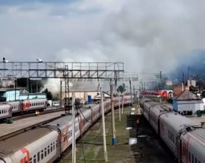 В МЧС рассказали подробности крупного пожара на складе в Новокузнецке