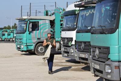 На севере Москвы ликвидировали стихийную стоянку грузовиков