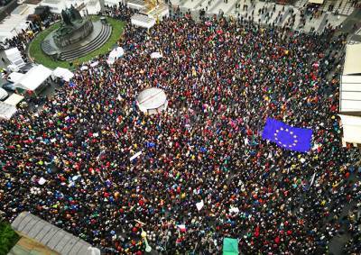 В Праге тысячи человек вышли на митинг против нового министра юстиции
