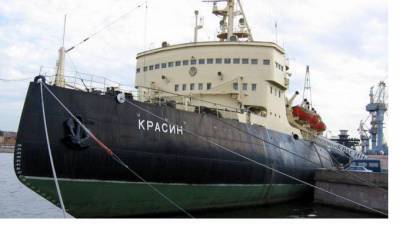 В Петербурге для посетителей открылся ледокол "Красин"