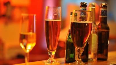 В Питере больше не пить: почему в городе на Неве запретили мини-рюмочные