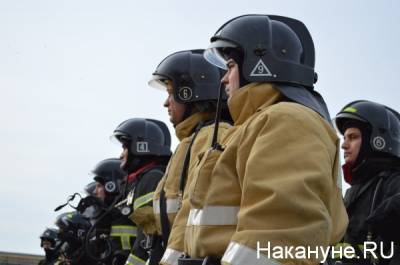 В Челябинской области более 20 человек спасли из горящего дома