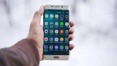 Samsung вслед за Apple откажется от комплектования смартфонов зарядками