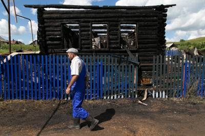 Более сотни домов уничтожил пожар в Луганской области