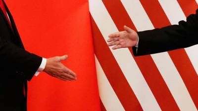 В МИД Китая заявили о тяжелом кризисе в отношениях с США