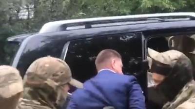 Опубликовано видео вывоза губернатора Хабаровского края Фургала в Москву