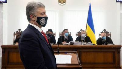 Имитация правосудия: Порошенко остался без меры пресечения