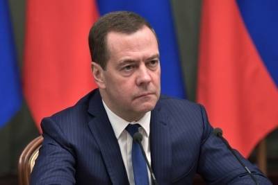 Медведев призвал украинцев смириться с российским Крымом