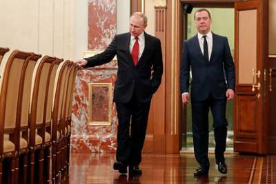 Медведев рассказал о товарищеских отношениях с Путиным