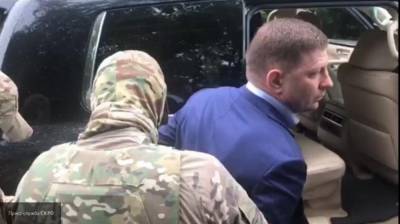 Видео с отправкой в Москву губернатора Хабаровского края появилось в Сети