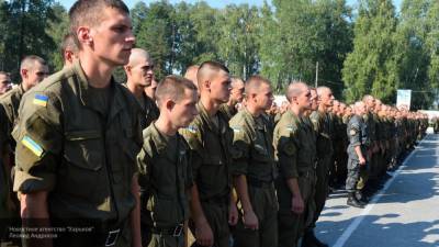 Украинские абитуриенты начали массово получать повестки из военкомата