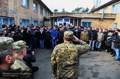 Украинские абитуриенты могут попасть в армию вместо вузов из-за COVID-19