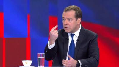 Медведев заявил, что украинцы должны смириться с воссоединением Крыма с РФ