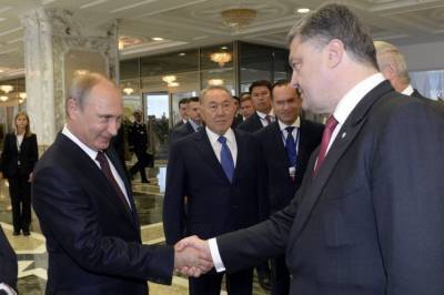 Смех и поздравления: Опубликован разговор Порошенко и Путина в апреле 2015 года