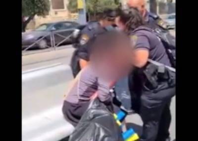 Жесткий арест в Иерусалиме: полиция задержала женщину без маски