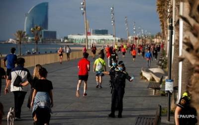 В Барселоне ввели штрафы за появление без маски