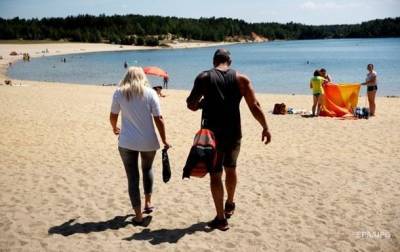 На 12 пляжах Киева запретили купаться из-за кишечной палочки