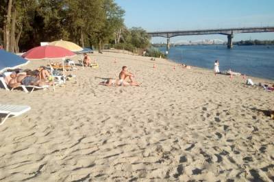 На 12 пляжах Киева обнаружили кишечную палочку