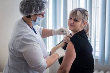 По разрешению Роспотребнадзора на Вологодчине возобновили вакцинацию взрослых