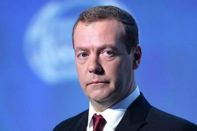 Медведев спрогнозировал падение мировой экономики на 5% при второй волне коронавируса