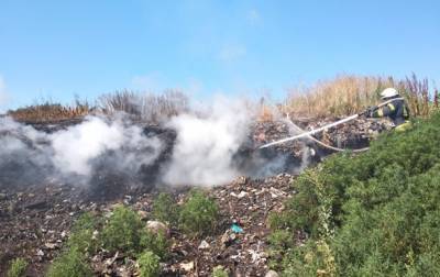 Под Киевом горит мусорная свалка