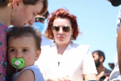 Пятеро детей и беременная женщина вернулись в Азербайджан из временного лагеря в Дагестане