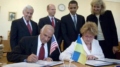 Биолабораторию Пентагона с чумой в центре Киева курировал лично Обама