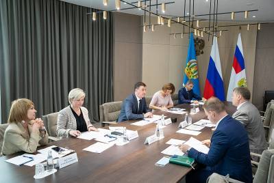 Дмитрий Патрушев провел встречу с главой Астраханской области