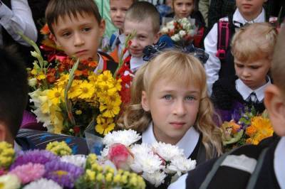 Традиционные школьные линейки в РФ пройдут 1 сентября