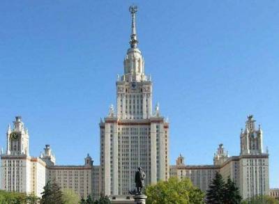 Ученый оценил информацию о появлении слепней и оводов в Москве