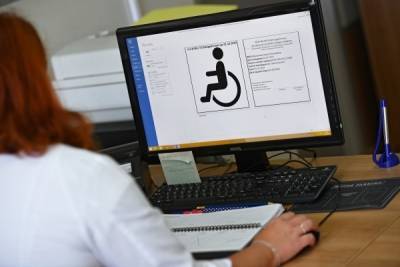 Воронежским водителям сохранили право на знак «Инвалид»