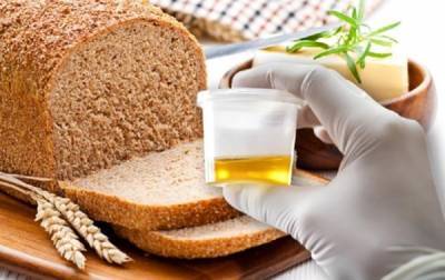 Экофеминистка испекла хлеб из муки, пшеницу для которой удобряли мочой