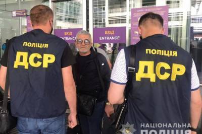 Из Украины выслали криминального "авторитета" по прозвищу "Дед"