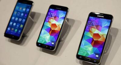 Samsung начнет продавать телефоны без зарядного устройства - СМИ
