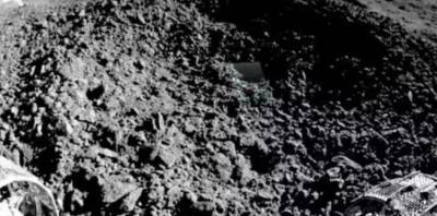Ученые рассказали, что за странное вещество было найдено на обратной стороне Луны