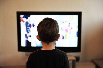 Греф предложил оснастить телевизоры в школах смарт-системой