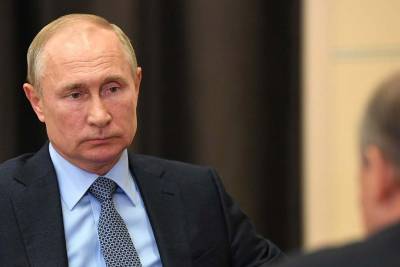 Путин поручил реализовать меры по восстановлению числа работающих россиян