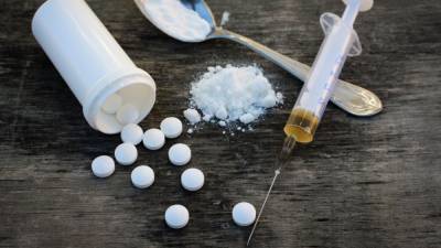 Госдума предложила сажать на 10 лет за "склонение к употреблению наркотиков"