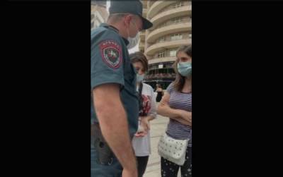 "Плевать хотела я на закон": полиция Армении показала видео задержания девушки