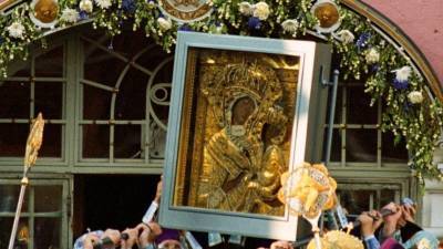 День Тихвинской иконы Божье Матери отметили литургией под открытым небом