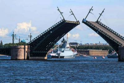 Несколько набережных Петербурга перекроют из-за репетиции Главного Военно-морского парада