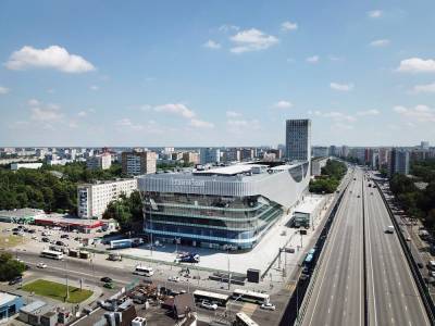 Фото строящегося автовокзала на крыше торгового центра в Москве