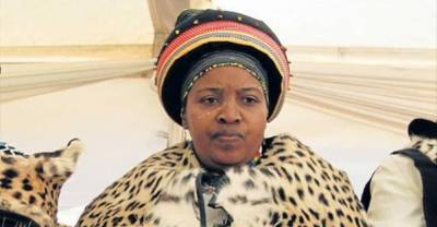 В Южной Африке от COVID-19 умерла королева | Мир | OBOZREVATEL